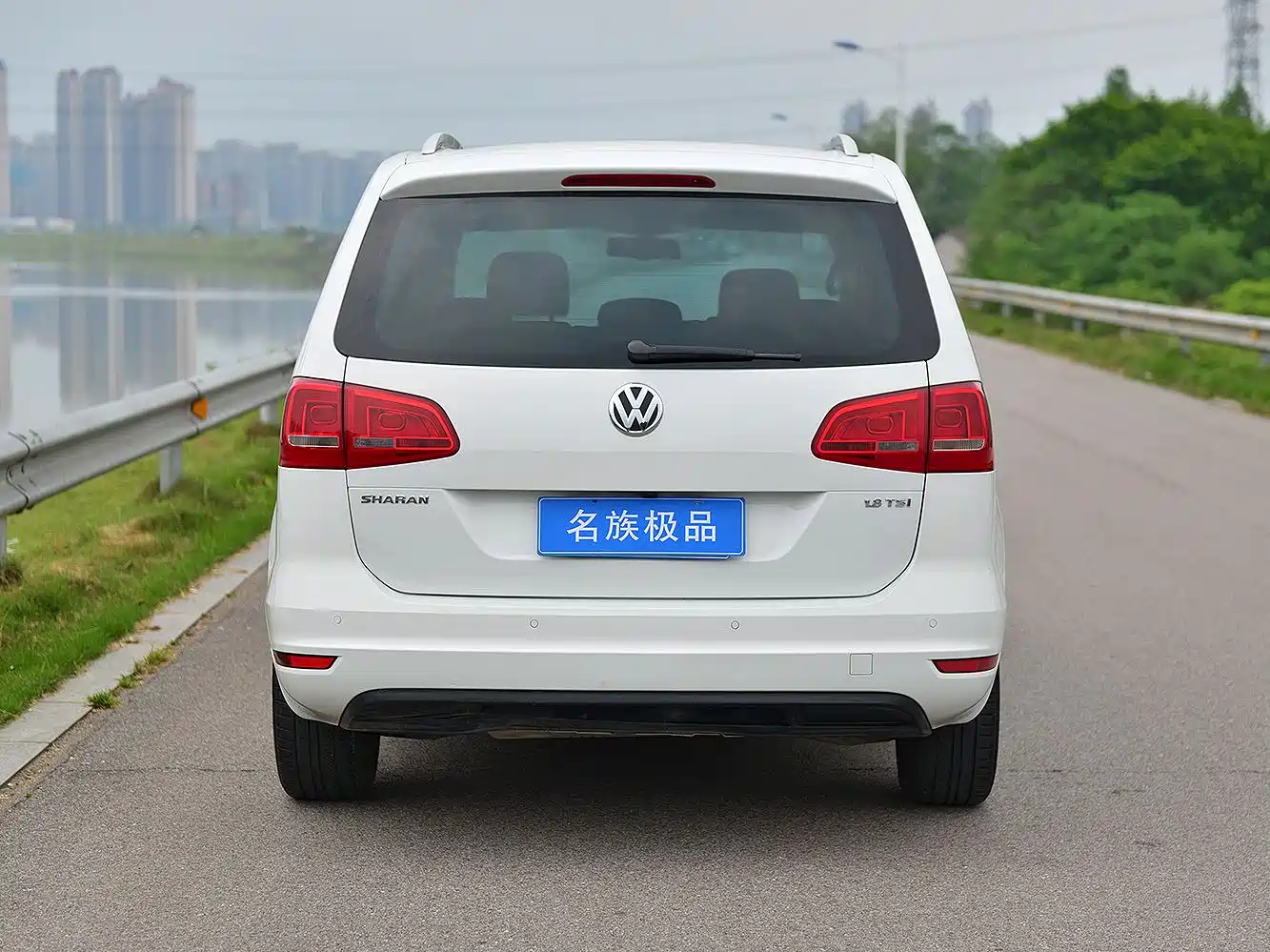 Volkswagen Sharan 2013 1.8TSI Comfort фото 4