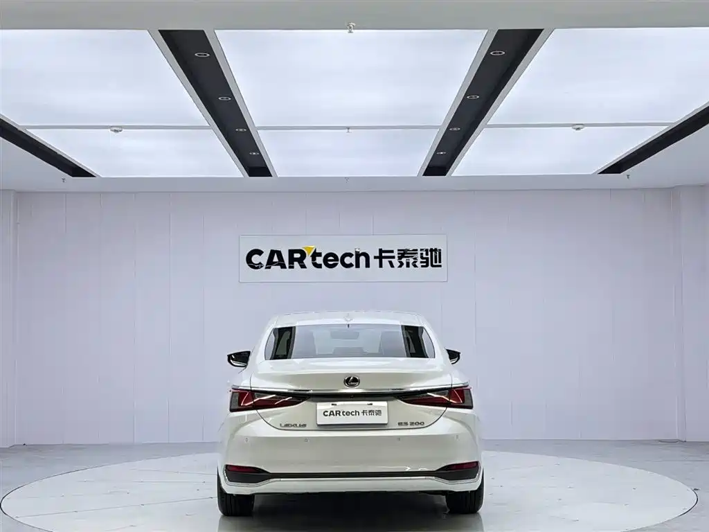 Lexus ES 2022 200 Excellence Edition фото 4