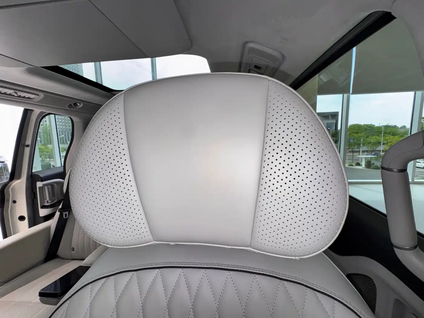 Voyah Auto Voyah Dreamer 2025 PHEV AWD Flagship Qian Kun Edition фото 15