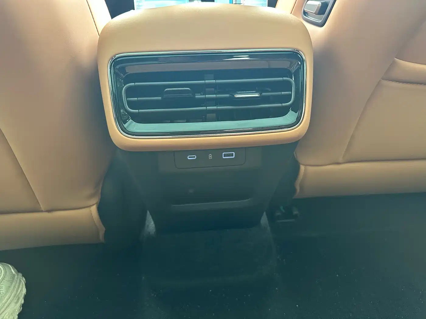 Geely Galaxy Galaxy Xingyao 8 2025 130km EM-P Starship Edition фото 11