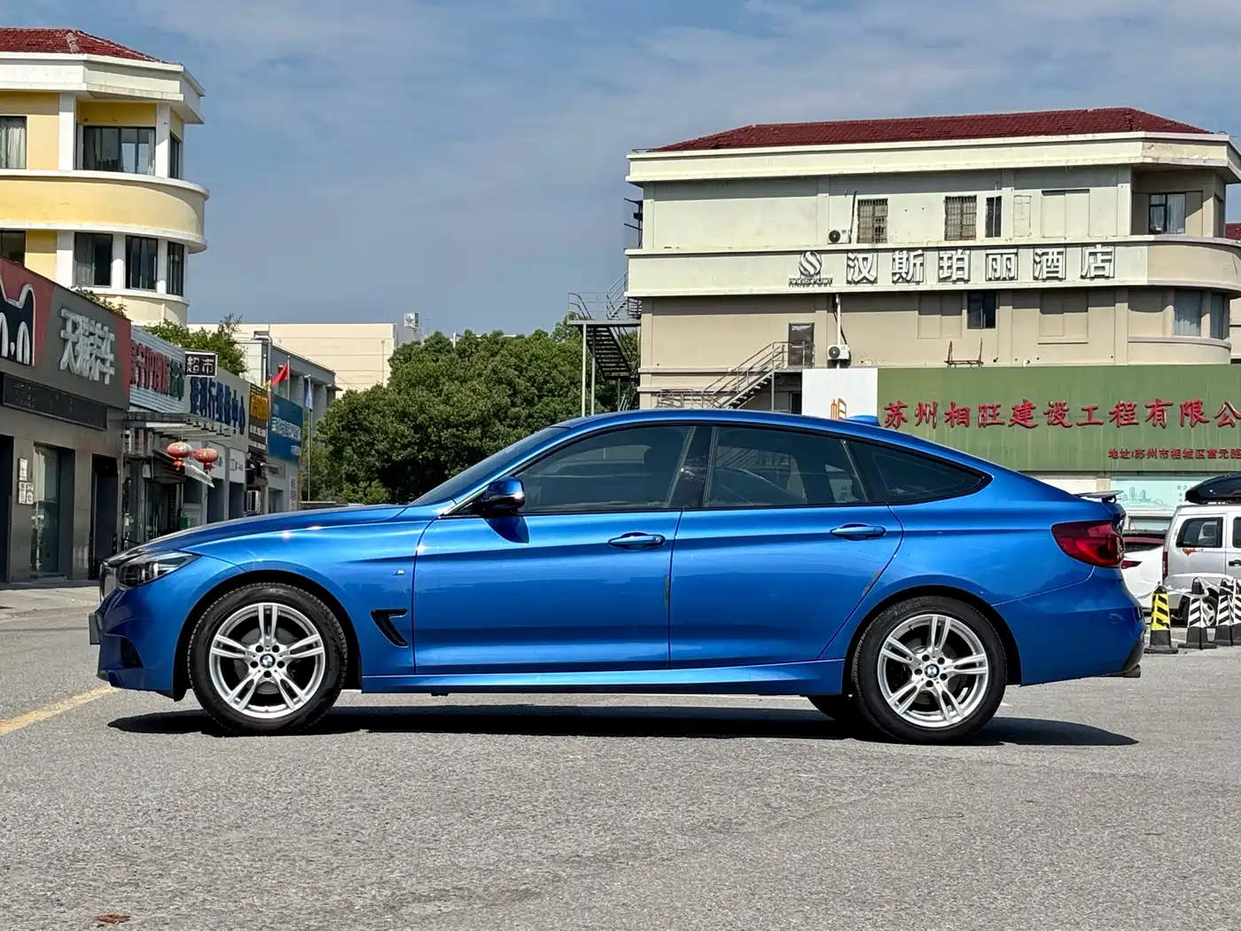 BMW 3 Series GT 2021 2020 320i M Sport Package