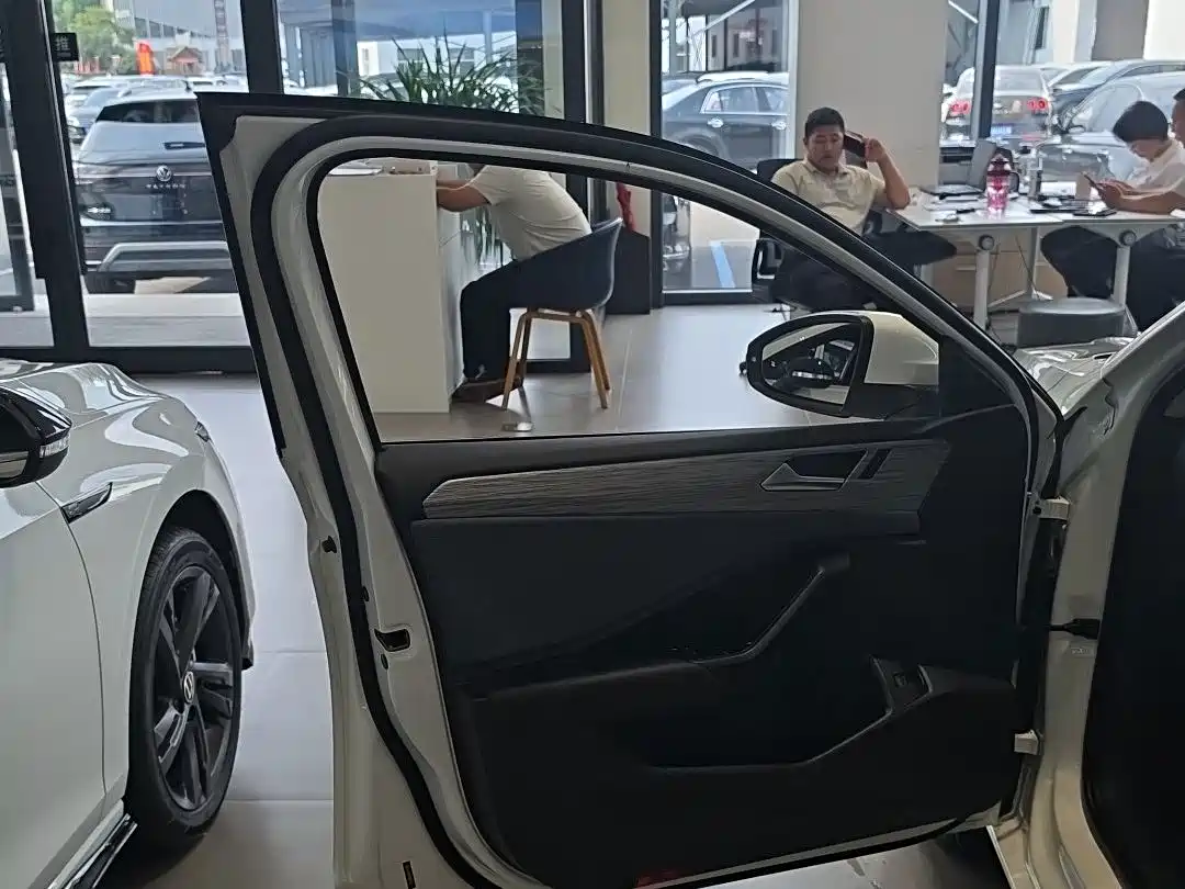 Volkswagen Sagitar 2026 2026 Model Year Facelift 30 Million Special Edition 300TSI DSG Premium Edition