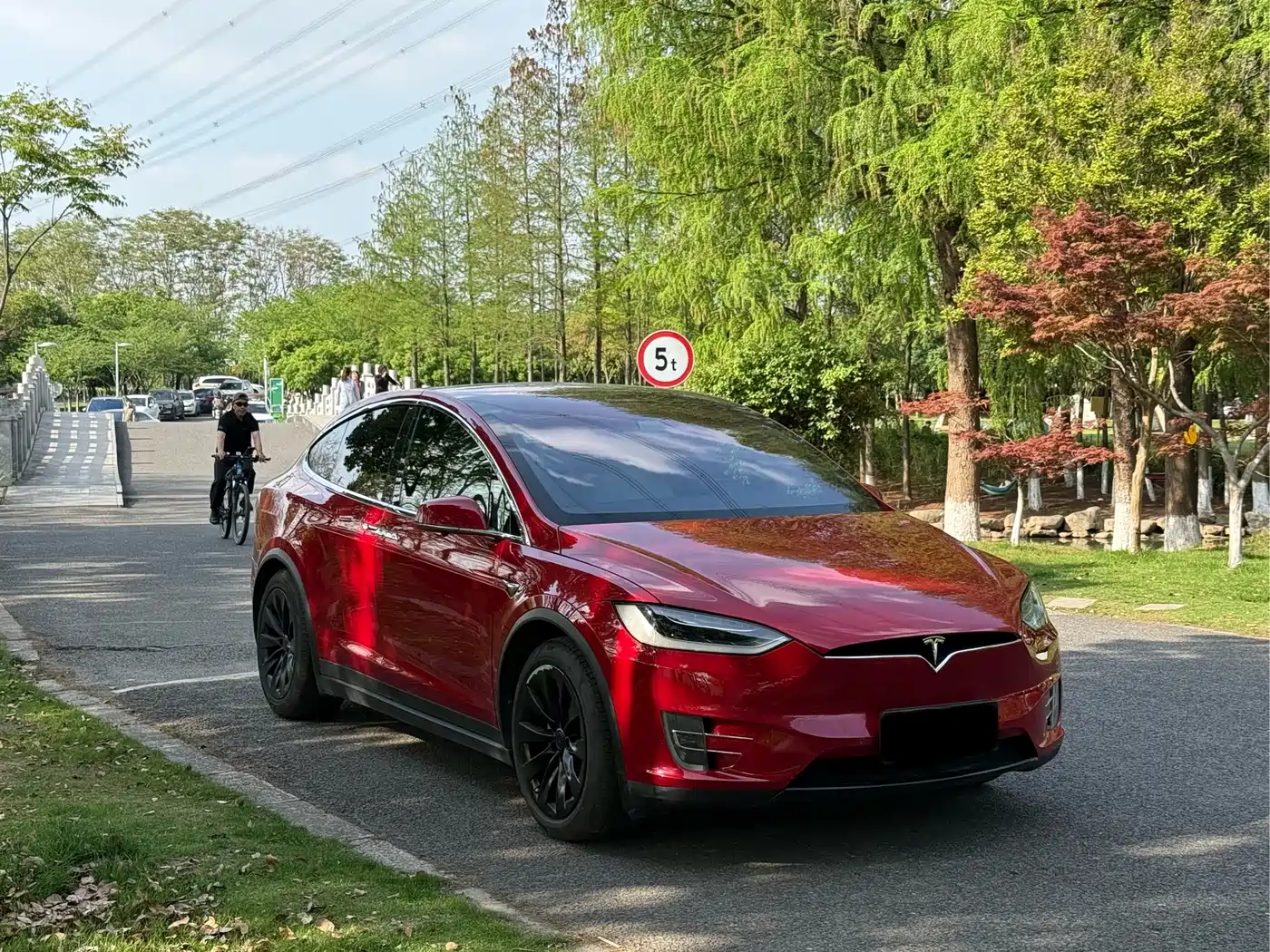 TESLA MODEL X