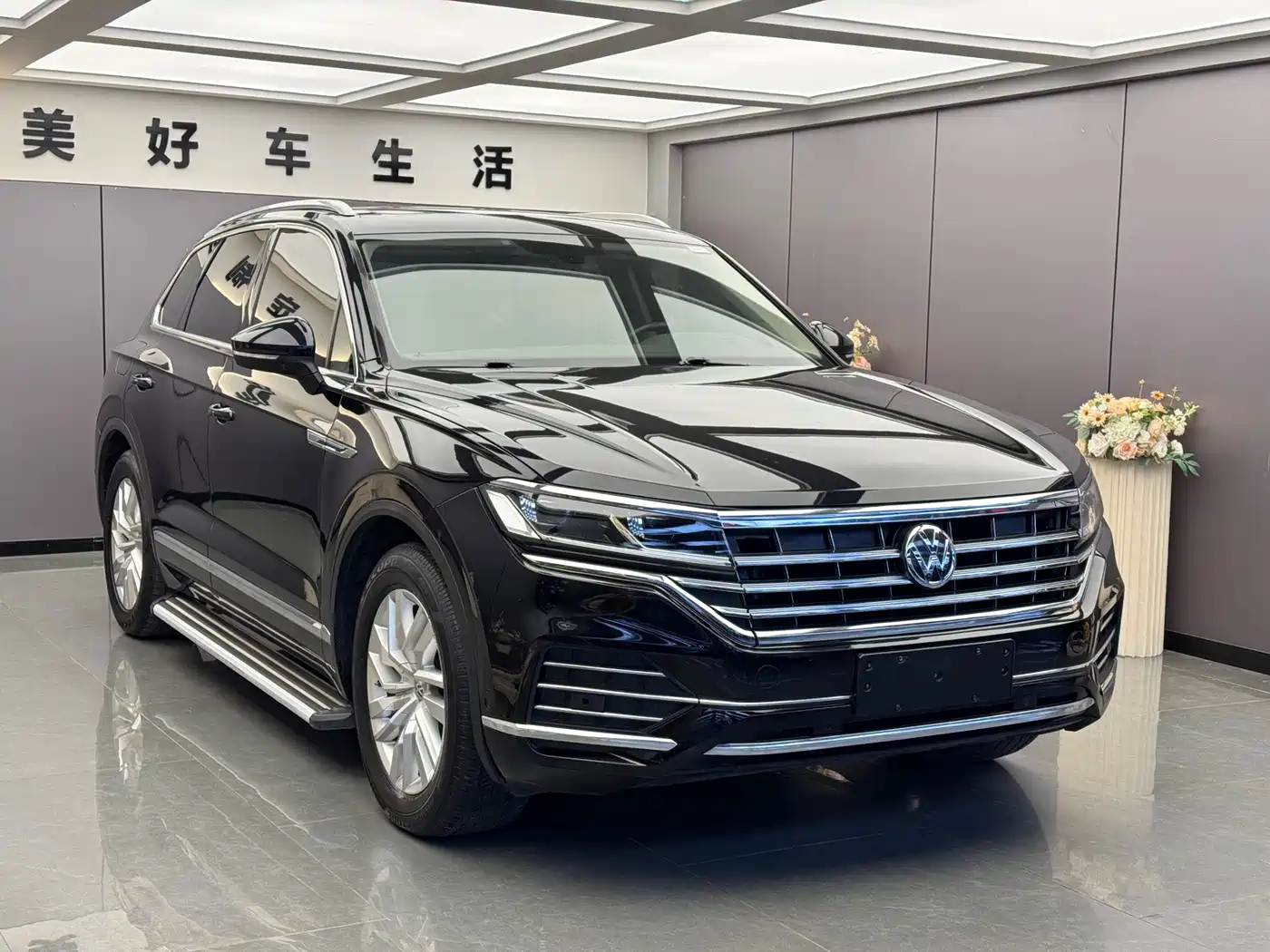 Volkswagen Touareg 2019 2.0TSI Sharp Wing Edition China VI фото 3