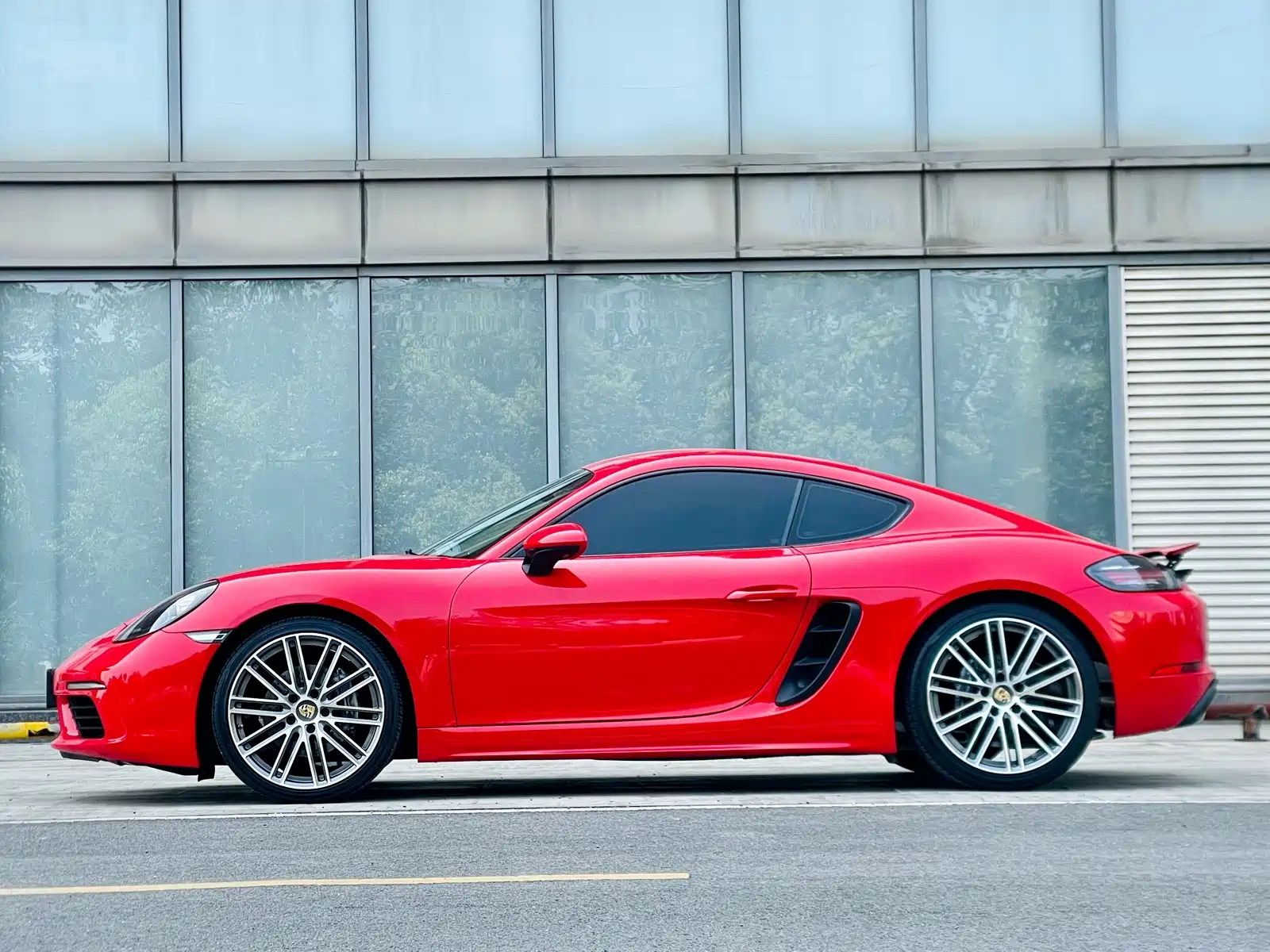 Фото 2 - Porsche 718