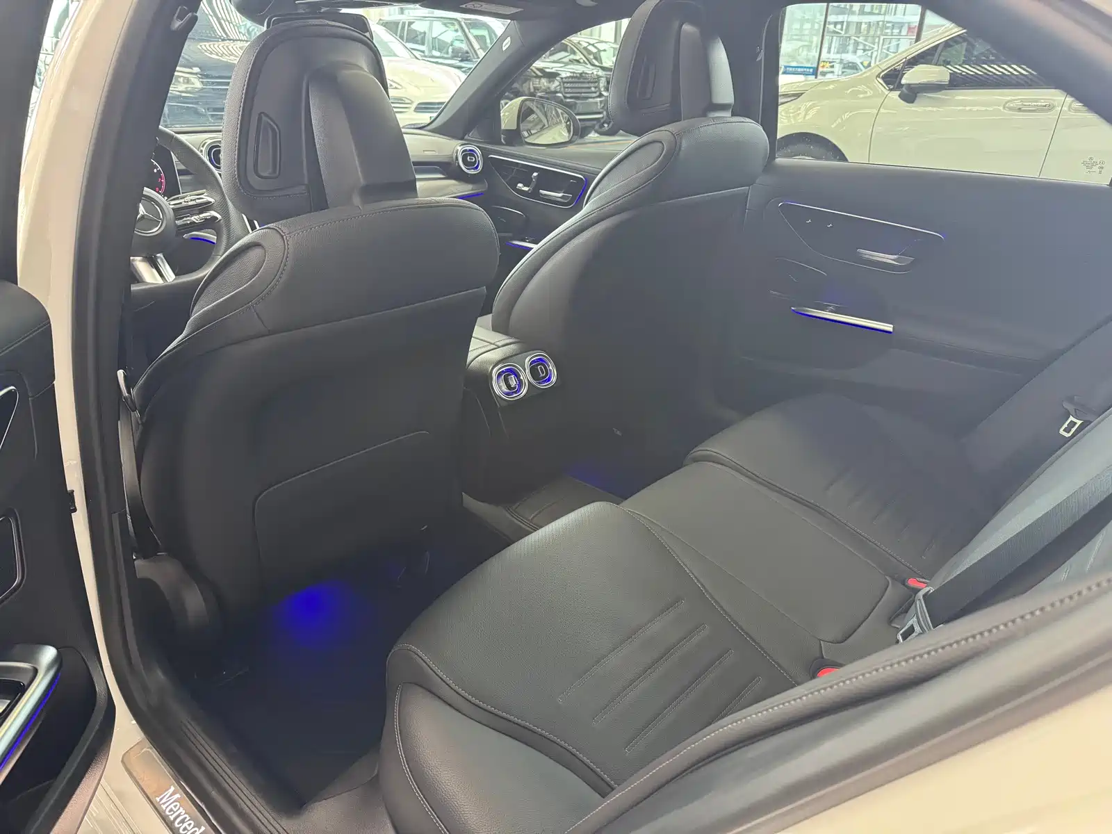 Фото 8 - Mercedes-Benz C-Class
