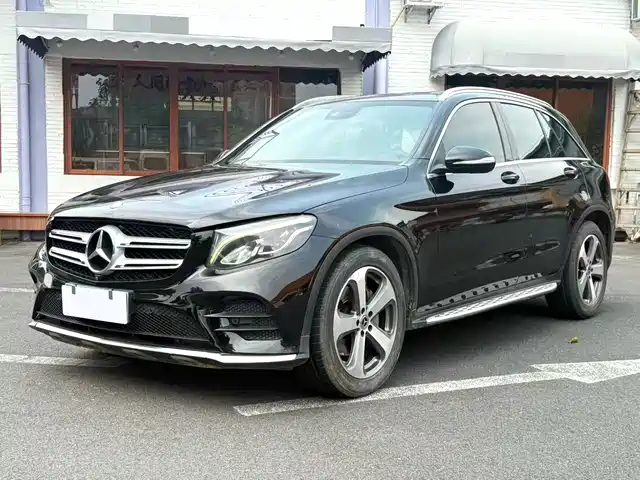 Mercedes-Benz GLC 2018 GLC 260 4MATIC Luxury — фото 1