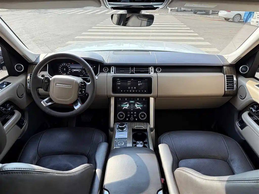 Land Rover Range Rover 2019 3.0 SC V6 Heritage Extended Edition фото 4