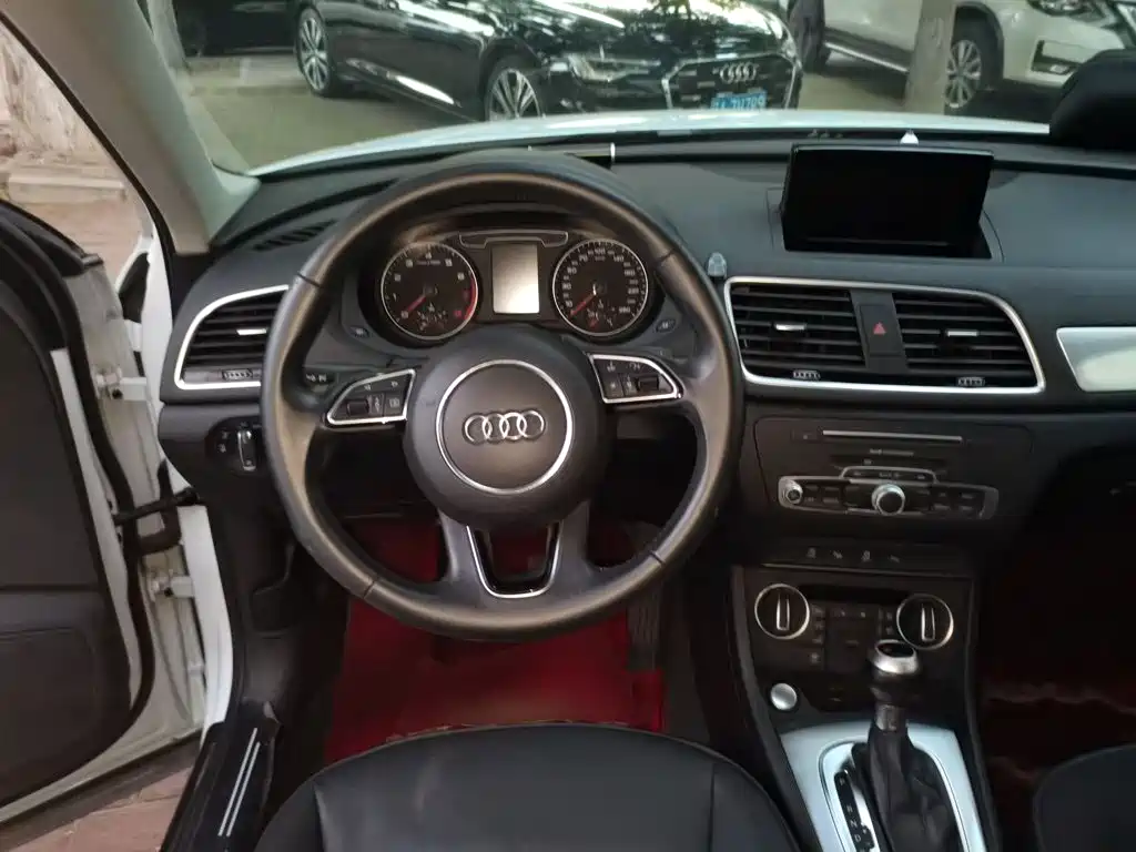 Photo 6 - Audi Q3