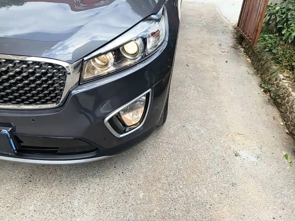 Kia Sorento 2016 2015 Sorento L 2.4L Gasoline 4WD Elite 7-seater China IV