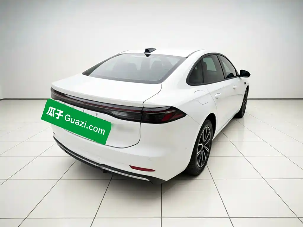 Geely Galaxy Galaxy A7 2025 2025 EM-i 70km Voyage Edition