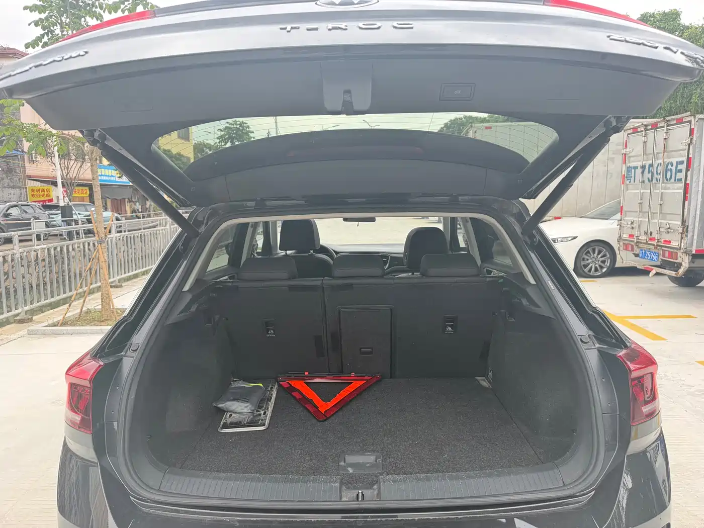 VOLKSWAGEN T-ROC EXPLORING SONGS