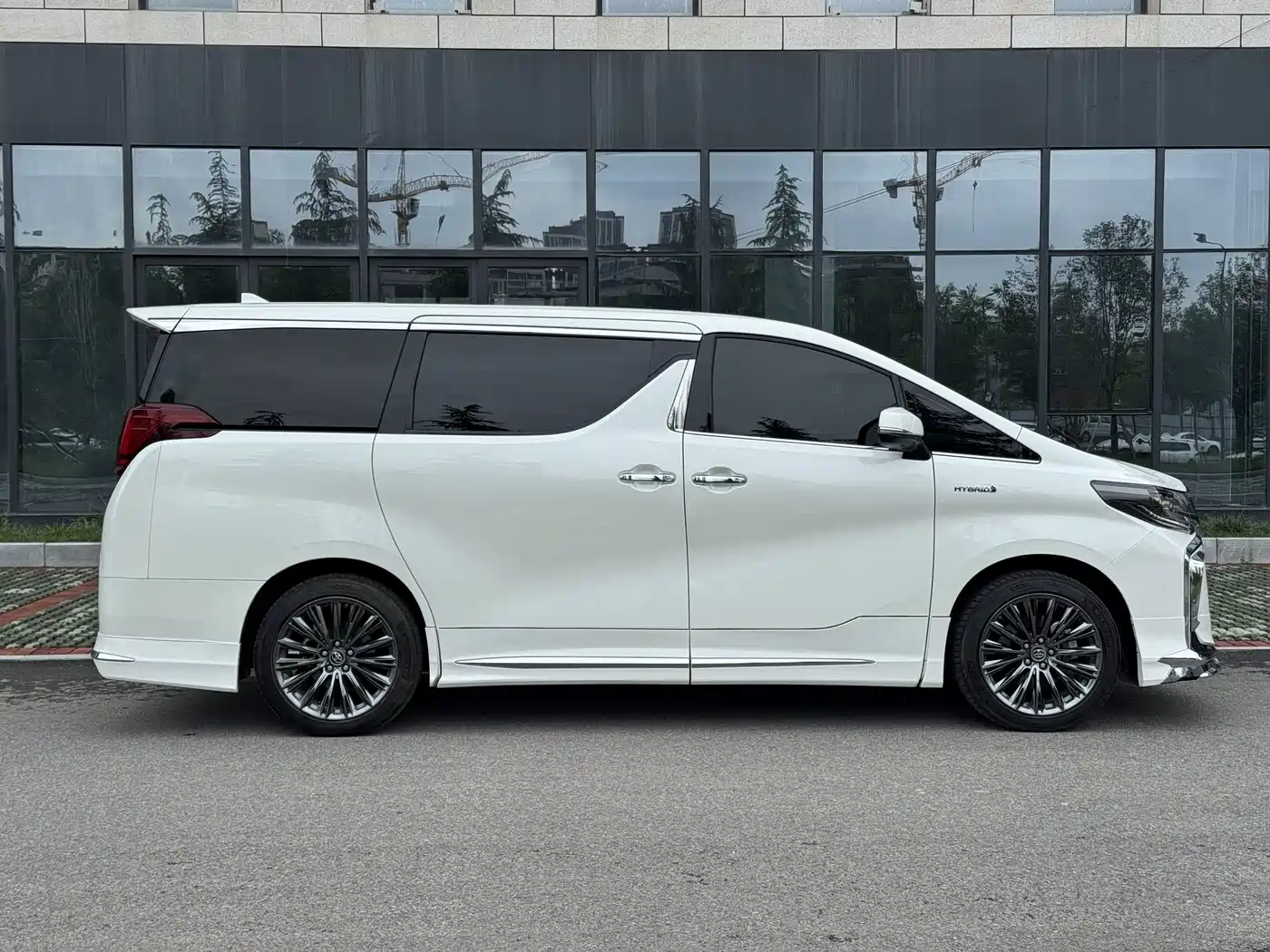 Toyota Alphard 2021 Hybrid 2.5L Premium фото 10