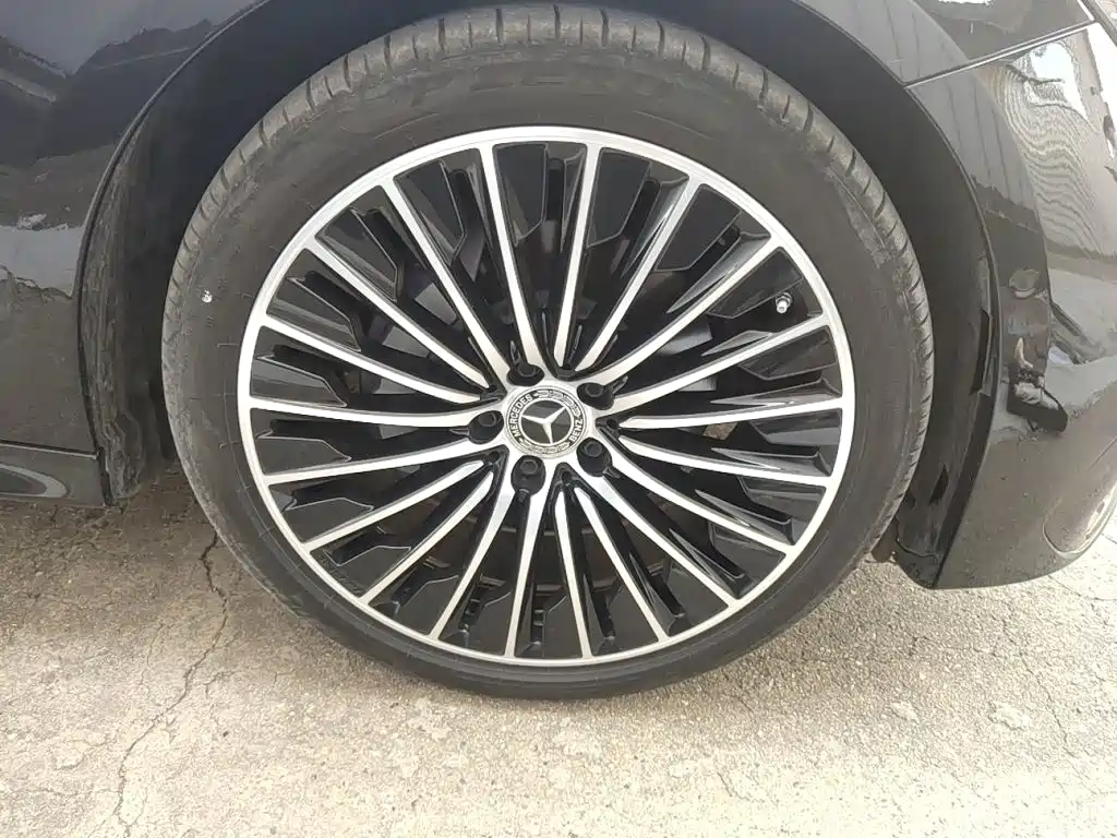Фото 24 - Mercedes-Benz E-Class