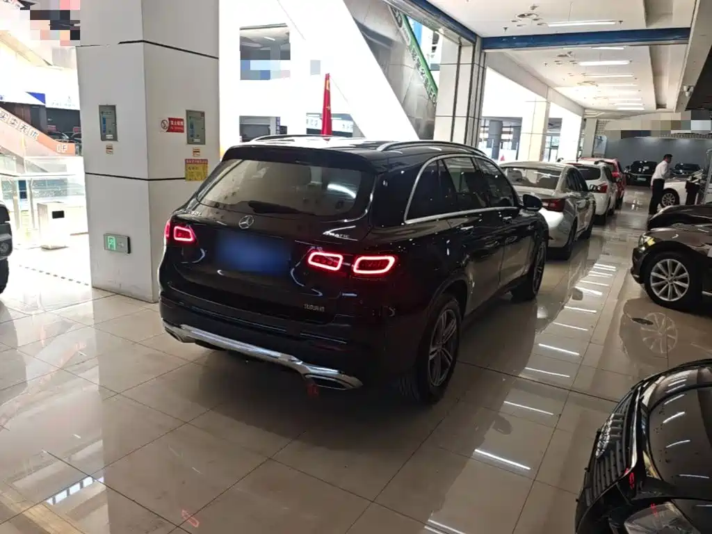 MERCEDES-BENZ GLC