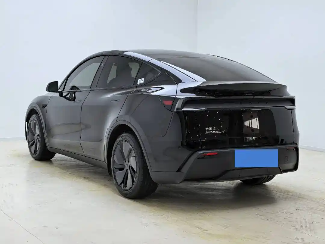 Tesla Model Y 2026 2025 Rear-Wheel Drive