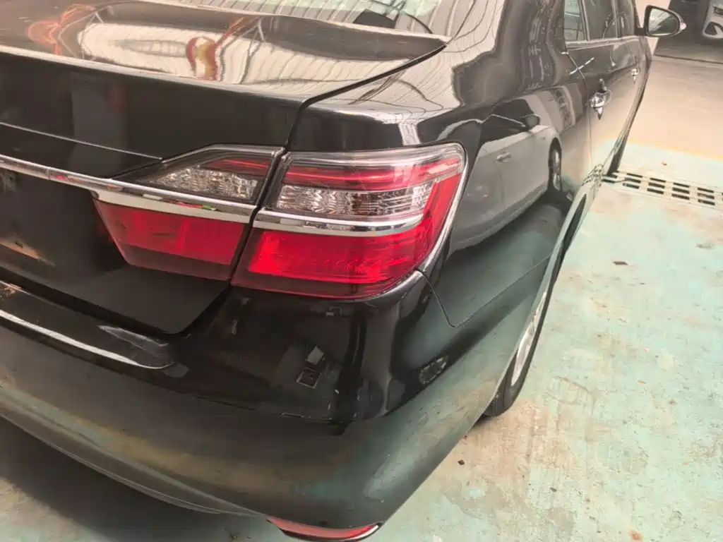 Фото 8 - Toyota Camry