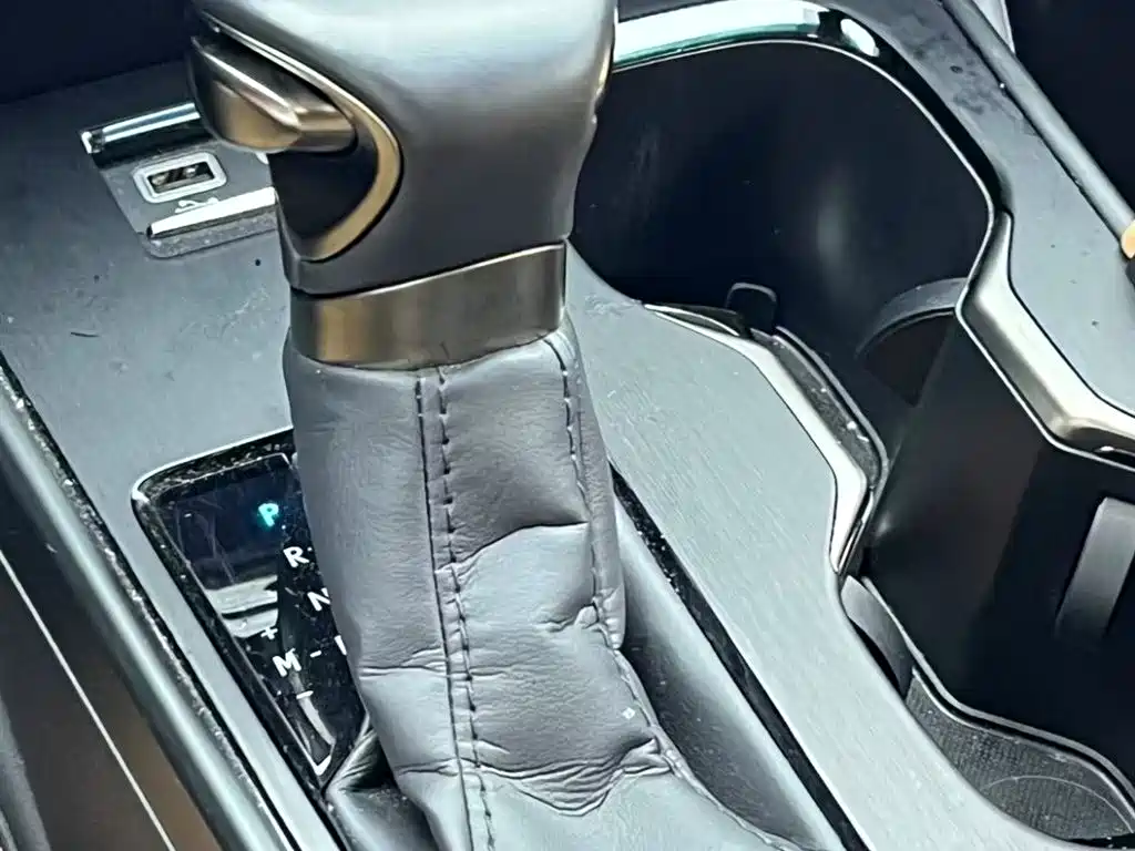 Lexus ES 2022 200 Excellence Edition фото 7