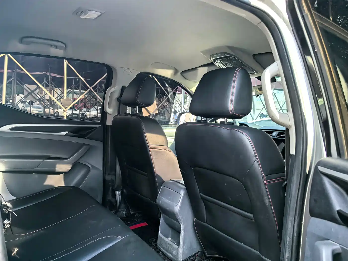 Maxus Maxus T60 2019 2019 2.0T Gasoline Automatic 2WD High-Chassis Elite Standard-Cabin China VI