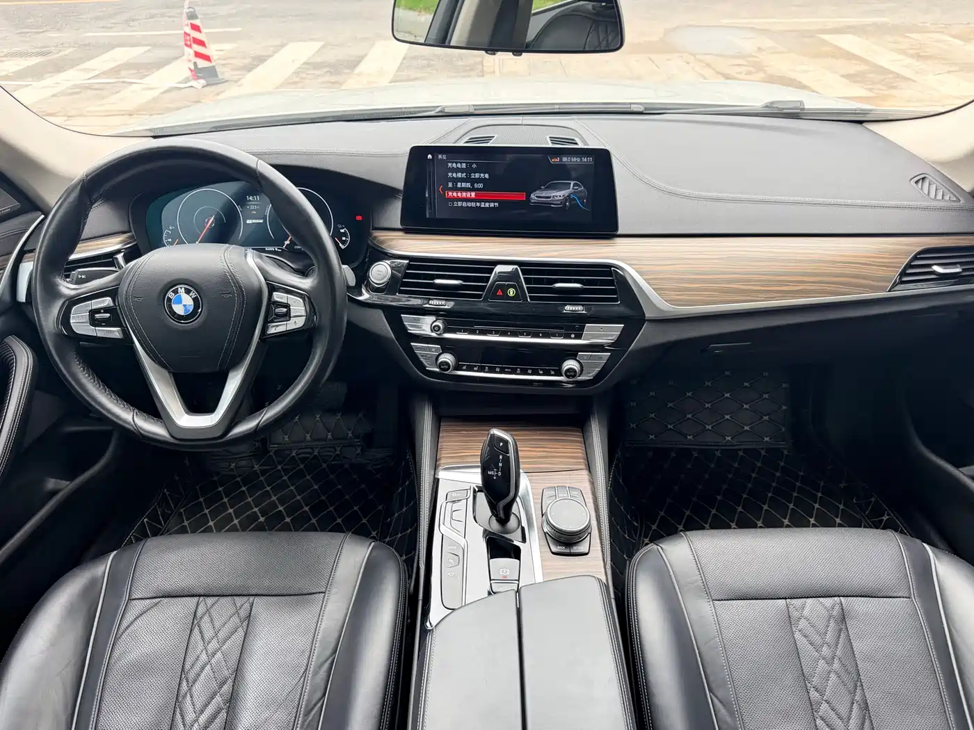 BMW 5 Series New Energy 2019 530Le Luxury Package фото 8