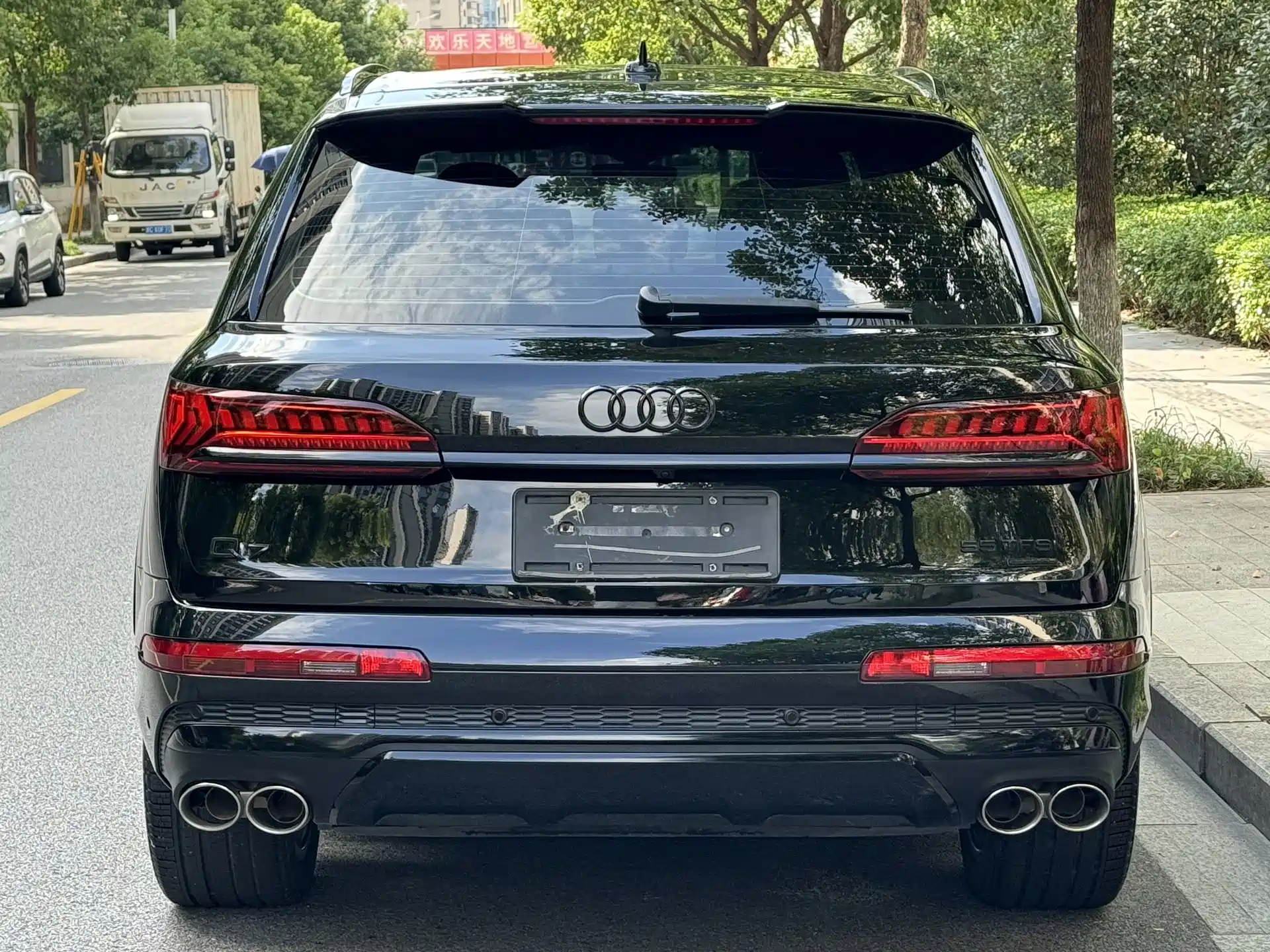 Photo 5 - Audi Q7
