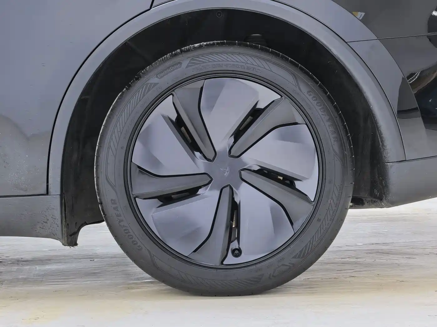 Tesla Model Y 2026 2025 Rear-Wheel Drive