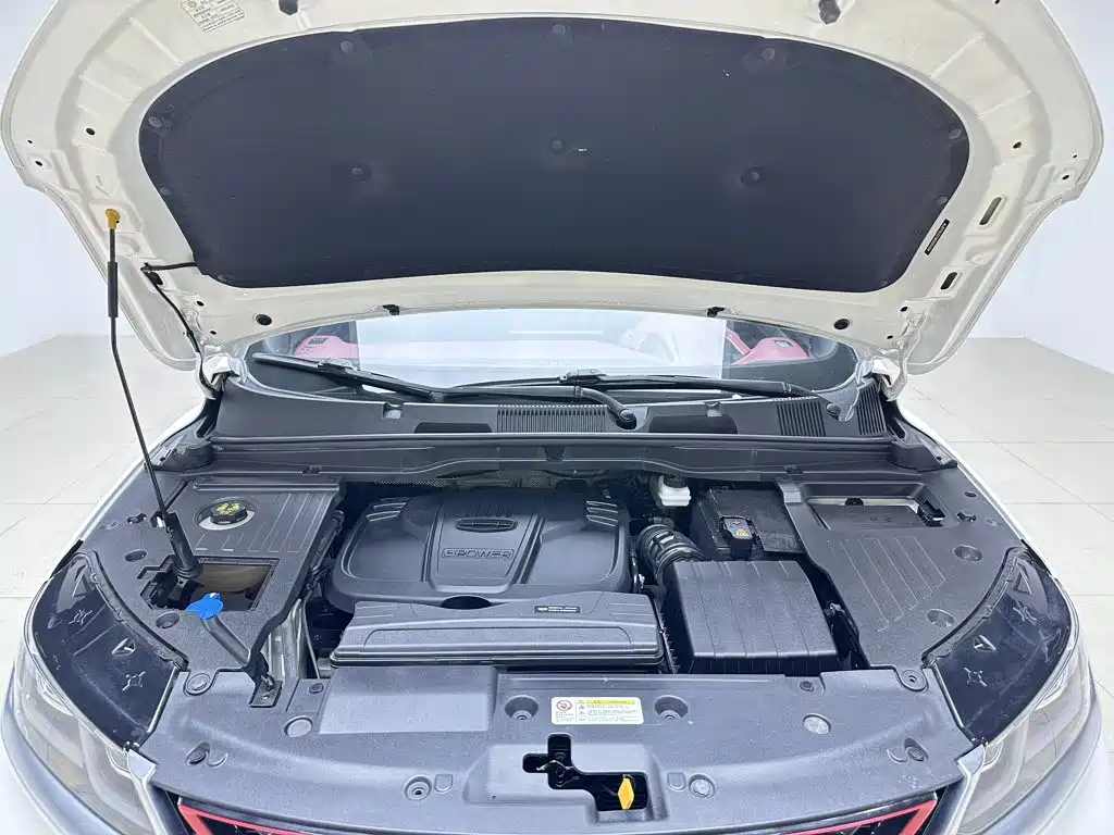 Фото 2 - Geely Coolray