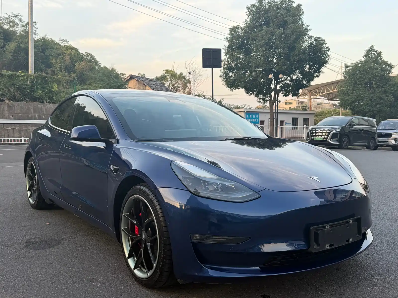 Фото 2 - Tesla Model 3