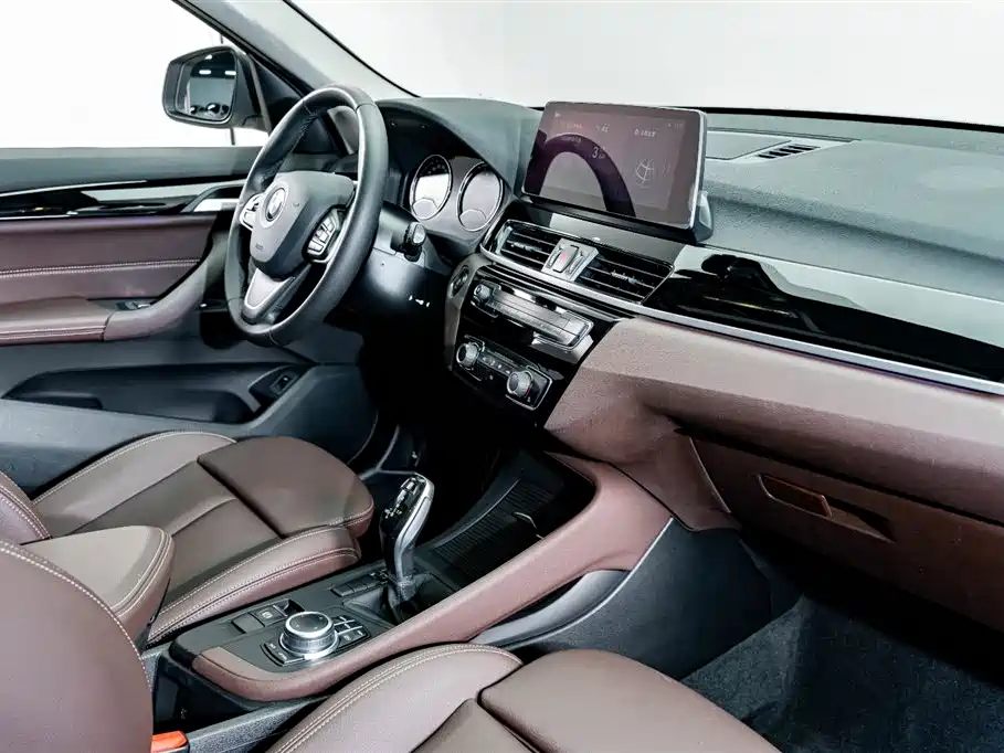 BMW X1 2021 sDrive20Li Fashion фото 17