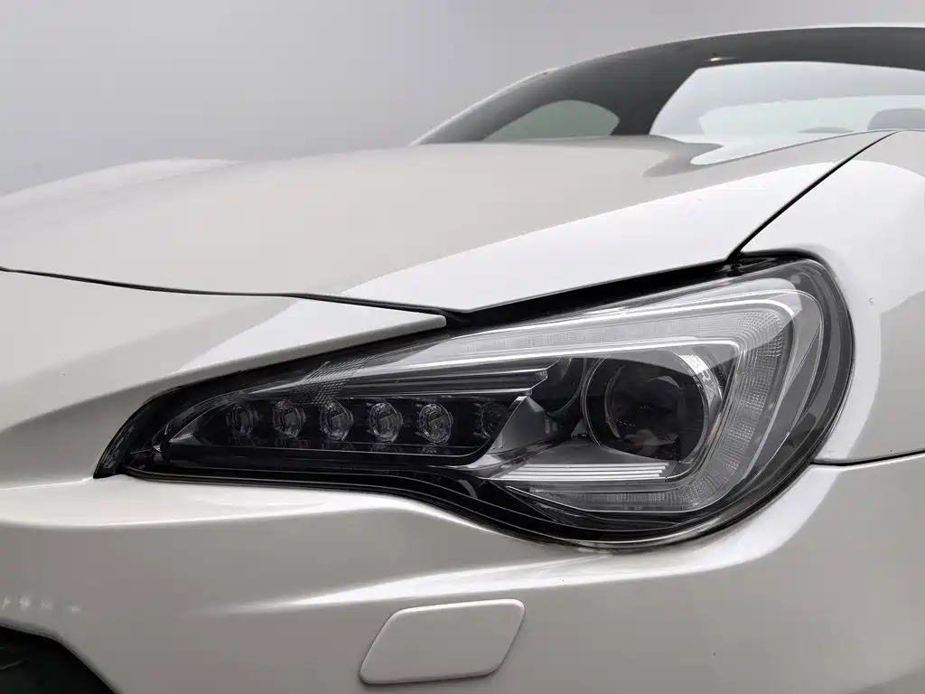 Фото 7 - Subaru BRZ