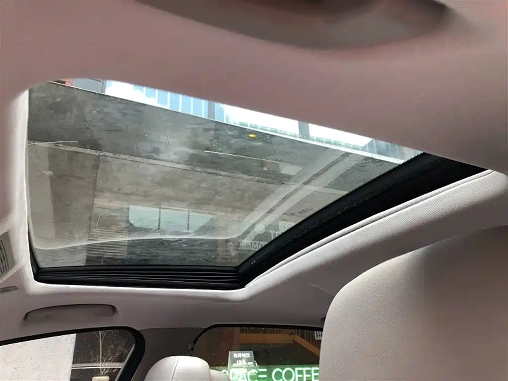 BMW 5 Series 2011 523Li Luxury фото 10