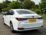 Фото 18 - Lexus ES
