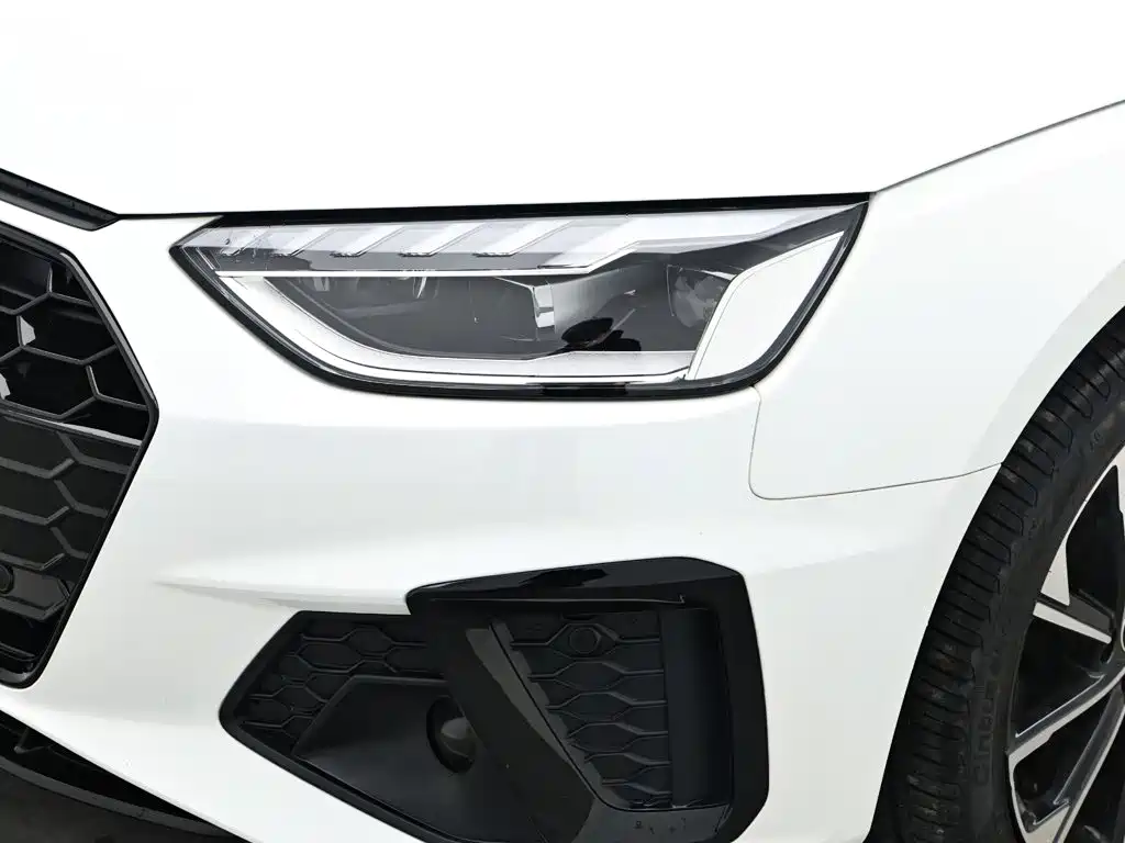Photo 18 - Audi A4L