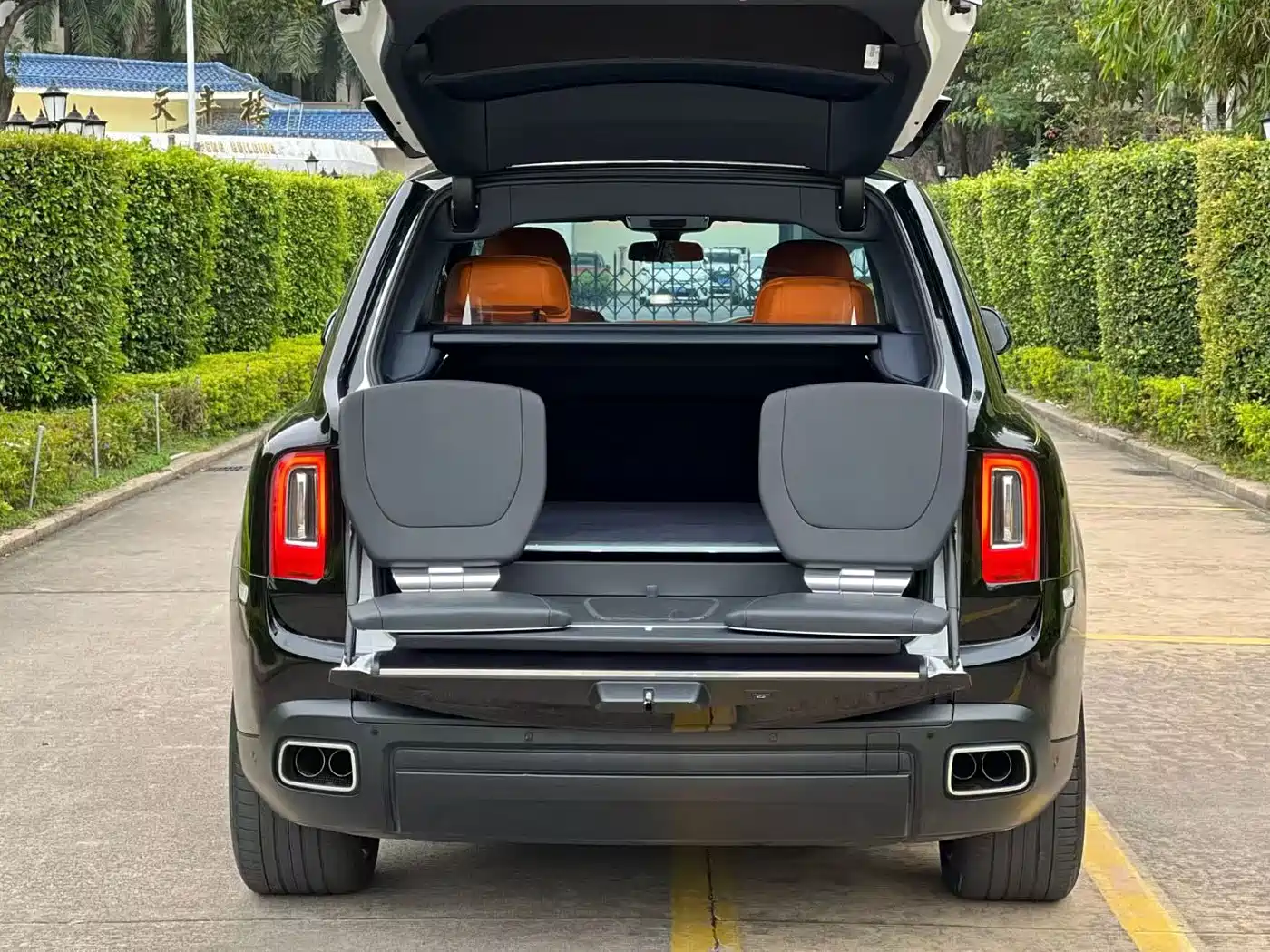 Rolls-Royce Cullinan 2018 4-Seater Version фото 4