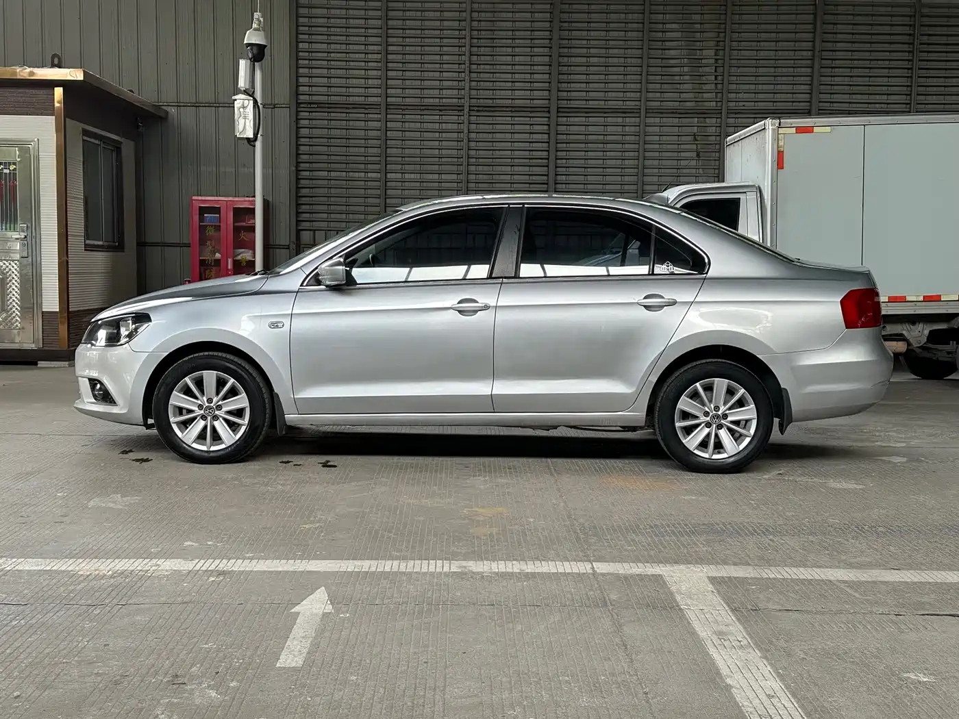 Volkswagen Jetta 2015 1.6L Automatic Luxury фото 4