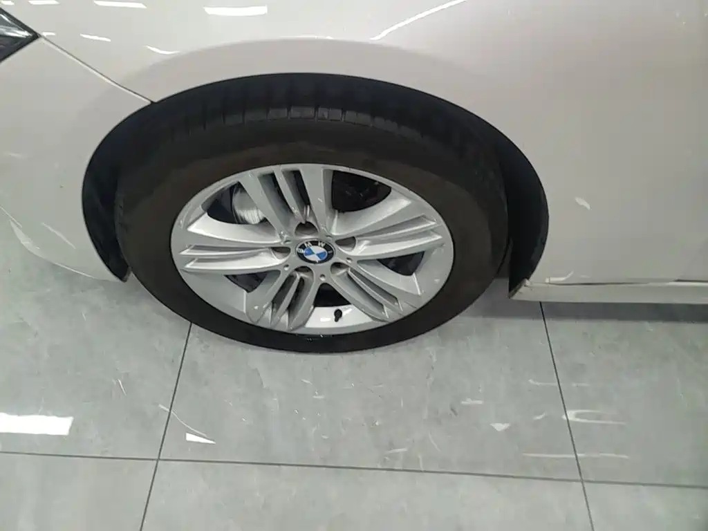 Фото 23 - BMW 3 Series