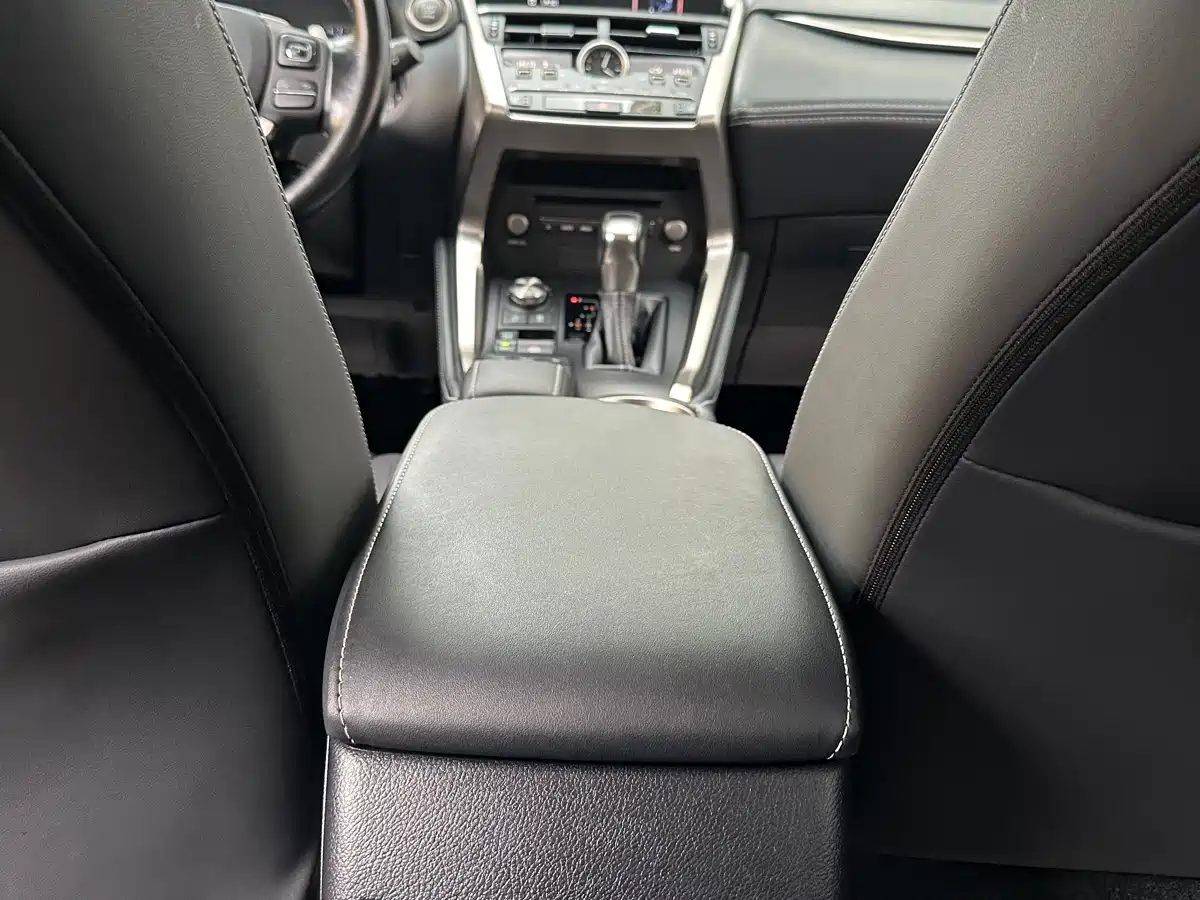 Lexus NX 2017 300 FWD Sharp Edition фото 12