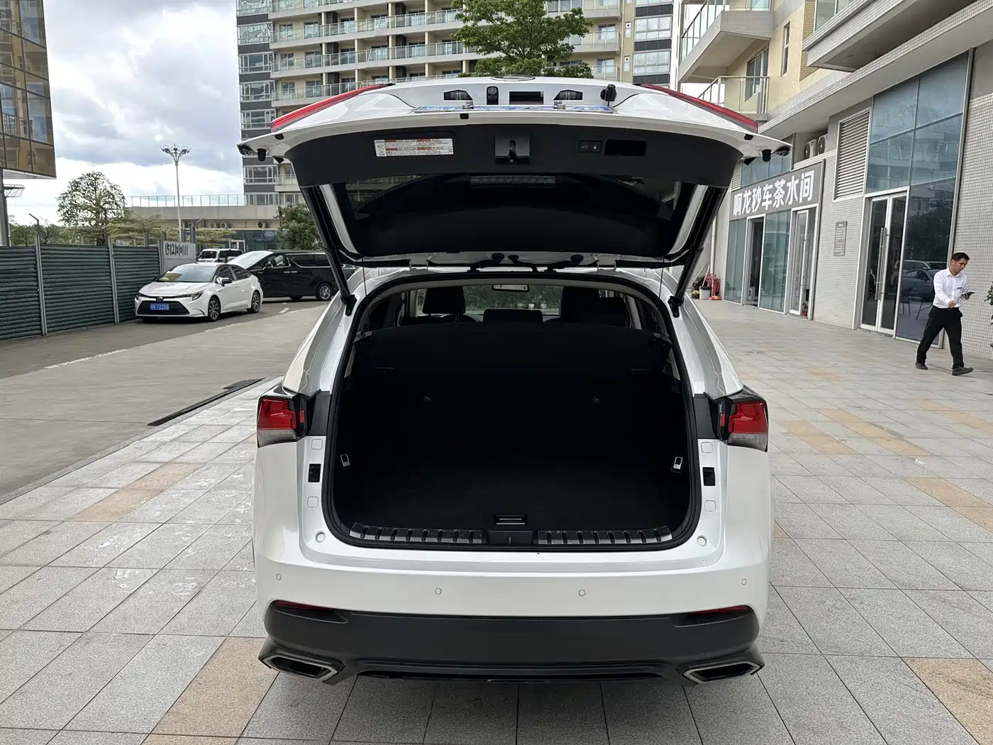 Lexus NX 2017 300 FWD Sharp Edition фото 8