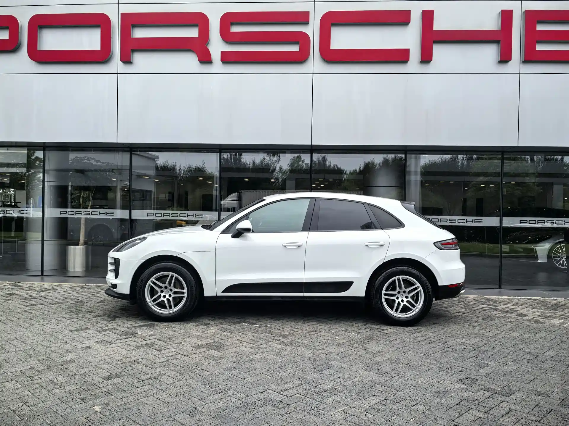 Фото 3 - Porsche Macan