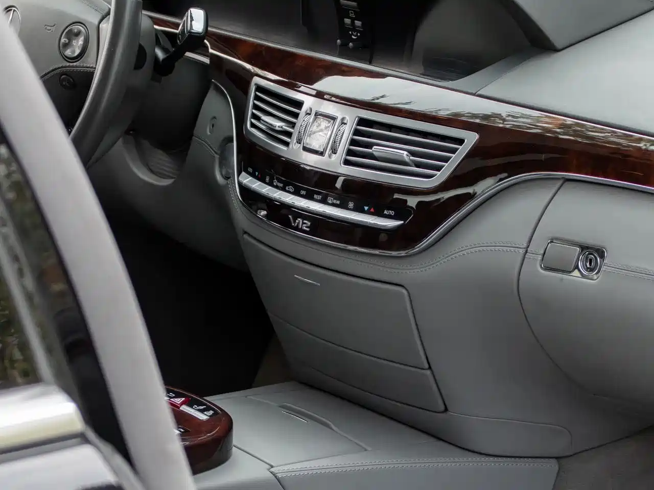 Mercedes-Benz S-Class 2008 Model S 600 L фото 8