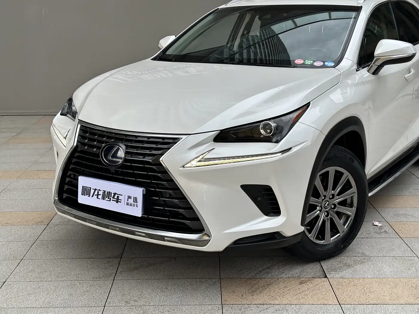 Lexus NX 2017 300 FWD Sharp Edition фото 2