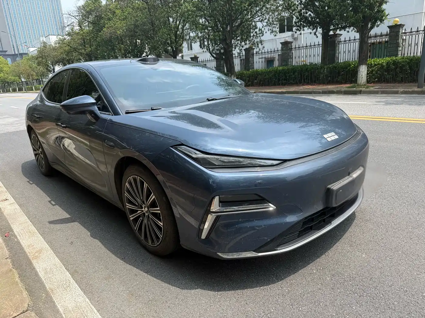 Geely Galaxy Galaxy Xingyao 8 2025 Model 60km EM-i Luxury Edition фото 3