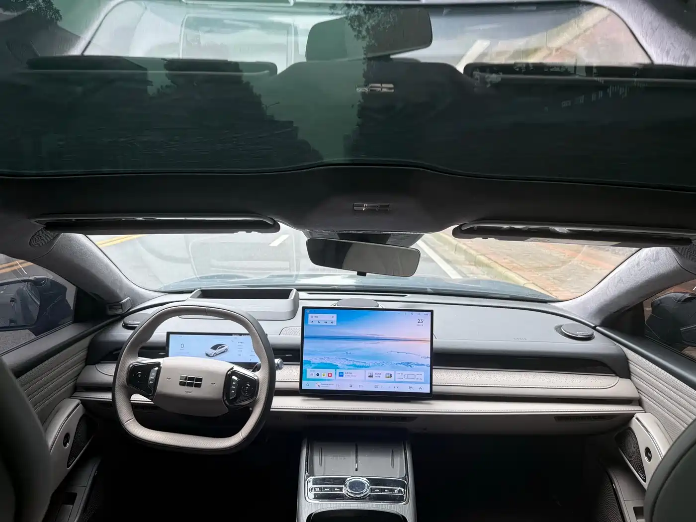 Geely Galaxy Galaxy Xingyao 8 2025 Model 60km EM-i Luxury Edition фото 9