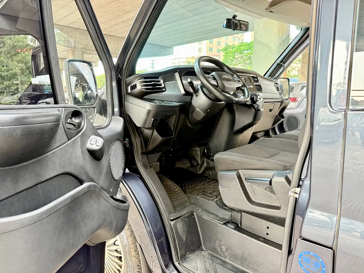 Jiangling JMC Fushun 2024 2023 2.0T Automatic Short Wheelbase Medium-High Roof Commercial MPV 6 Seats