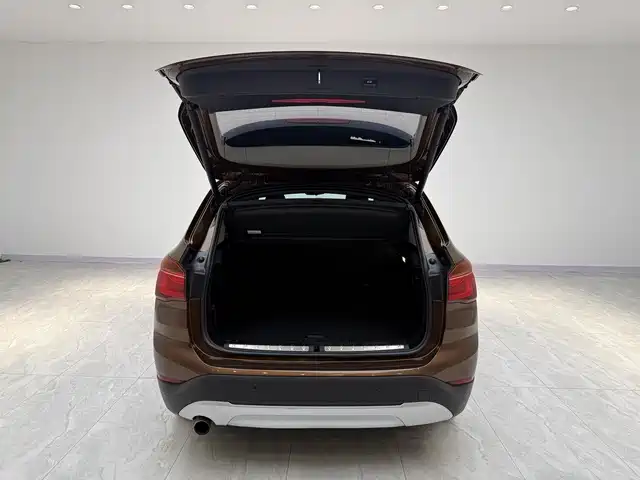 BMW X1 2016 sDrive18Li Premium Model фото 13