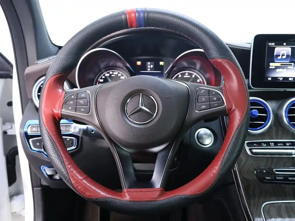 Mercedes-Benz GLC 2017 GLC 300 4MATIC Dynamic фото 16