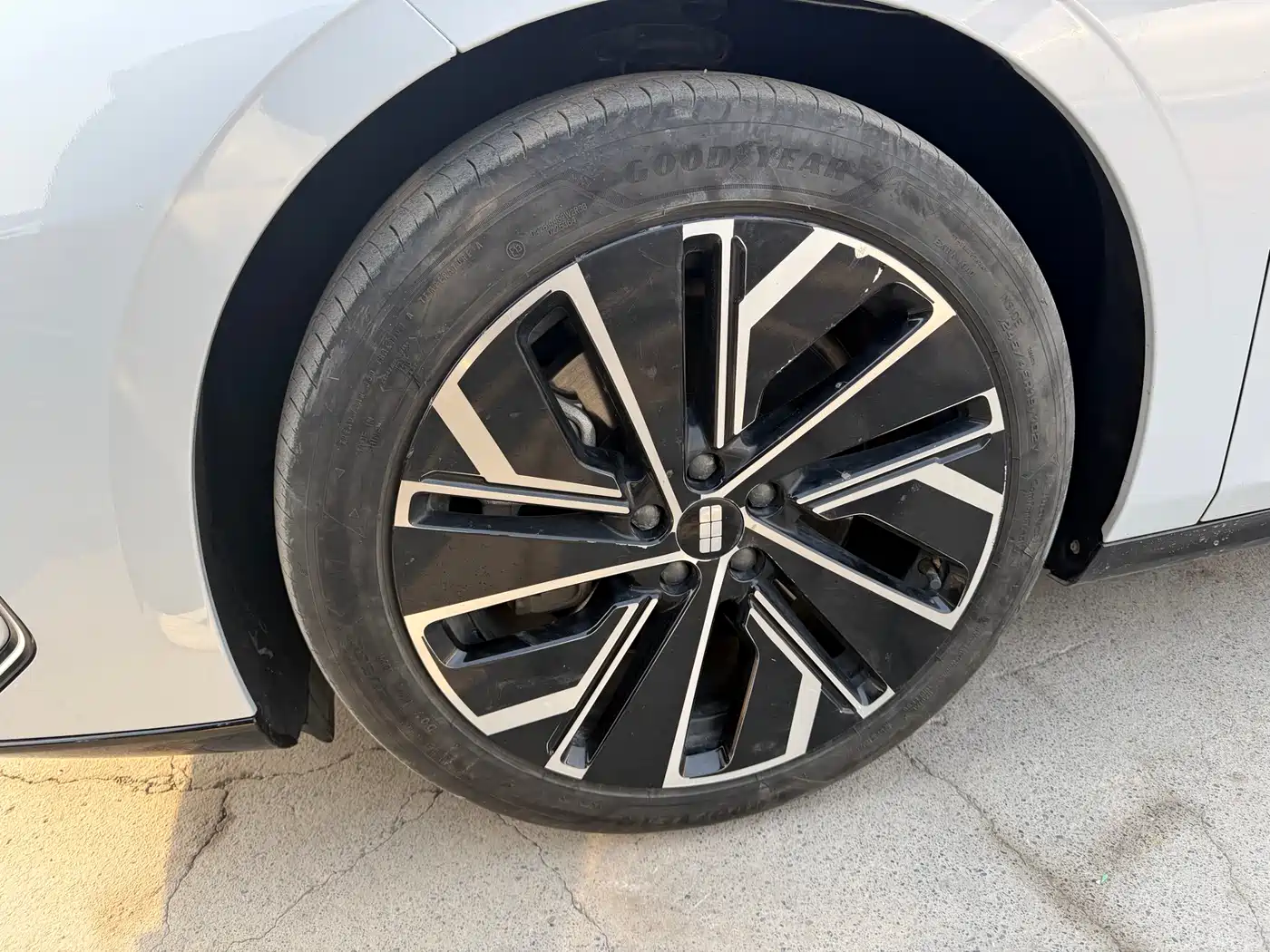 GEELY GALAXY GALAXY E8