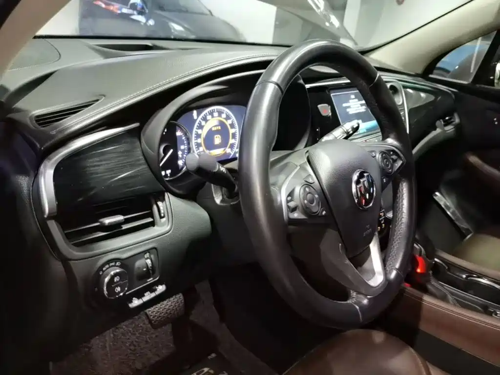 Фото 10 - Buick Envision Plus