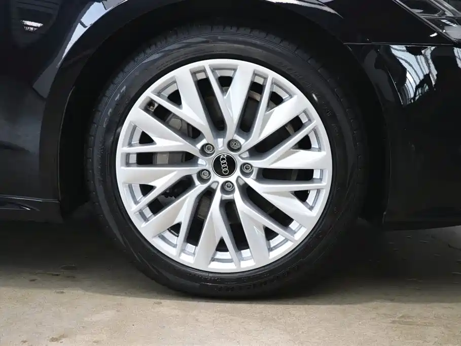 Audi A7L 2022 45 TFSI S-line Dream Builder Crystal Package фото 26