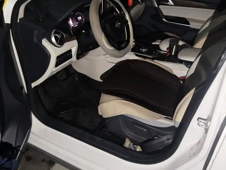 BAIC Beijing EU5 2018 2018 R500 Smart Wind Edition